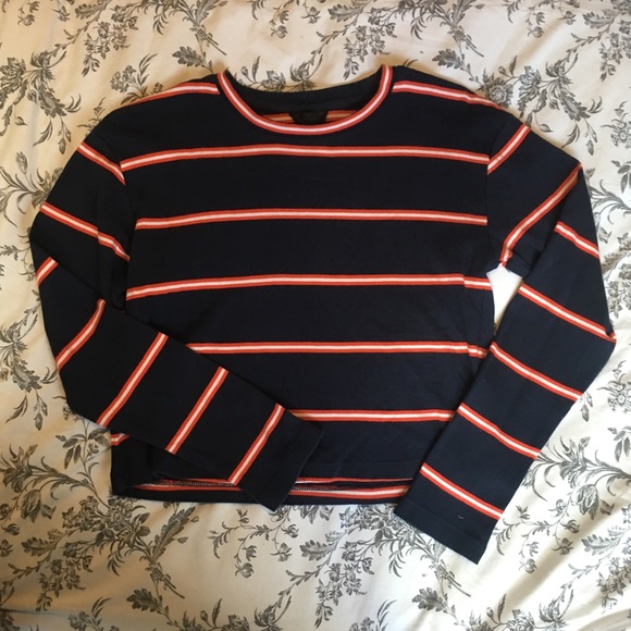 TOPSHOP Cropped Long Sleeve - Picture 2 of 4